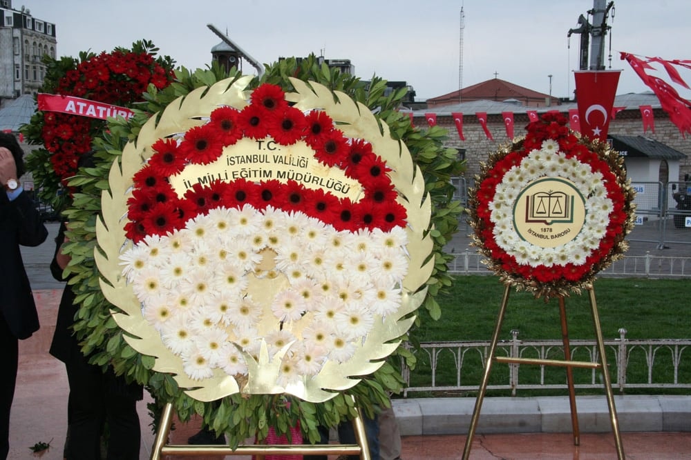 İstanbul Barosu, 23 Nisan Ulusal Egemenlik ve Çocuk Bayramında Taksim Cumhuriyet Anıtındaydı - 5