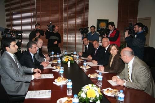 Milletvekillerinden Baroya Destek

 - 22