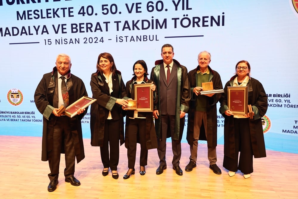 Meslekte 40, 50 ve 60 Yılını Dolduran Meslektaşlarımıza Plaket Verildi - 172