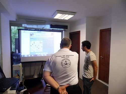 Satrançta Dostluk Kazandı

 - 3