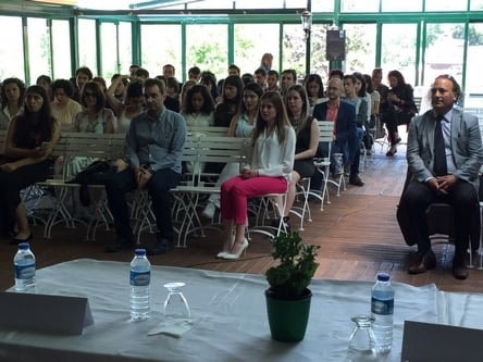 35. Dönem Hukuk İngilizcesi Ve Terminolojisi Derslerini Tamamlayanlara Katılım Belgeleri Verildi
 - 7