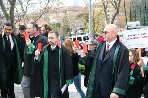 Cübbemize, Vatandaşın Hakkına Ve Hukukuna Sahip Çıkıyoruz! 

Arabuluculuğa Geçit Yok!  - 6