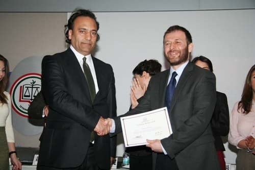 İstanbul Barosu Dış İlişkiler Merkezi Tarafından Düzenlenen
“Sınırlar Ve Sığınmacılar: Bir Suriye Örneği “ Konulu Toplantı Yapıldı - 102