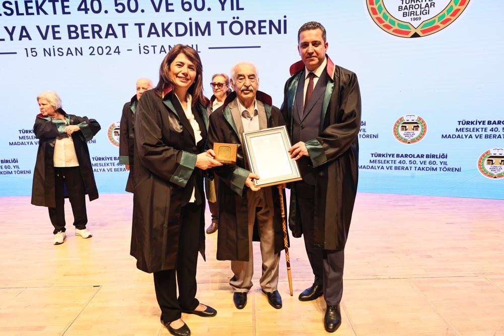 Meslekte 40, 50 ve 60 Yılını Dolduran Meslektaşlarımıza Plaket Verildi - 329