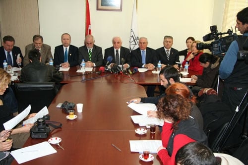 İstanbul Barosu Türban Konusunda
Rejim Bunalımı Tehlikesine Dikkat Çekti - 1