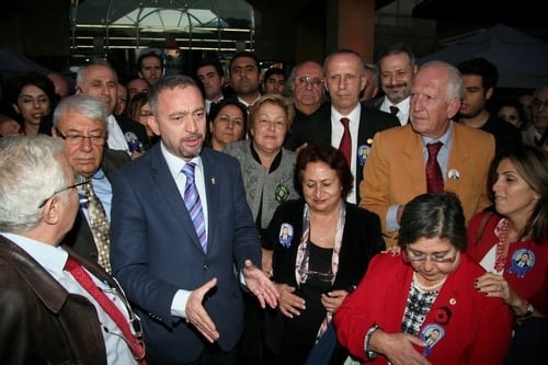 Ümit Kocasakal İstanbul Barosu Başkanlığına Yeniden Seçildi 

 - 367