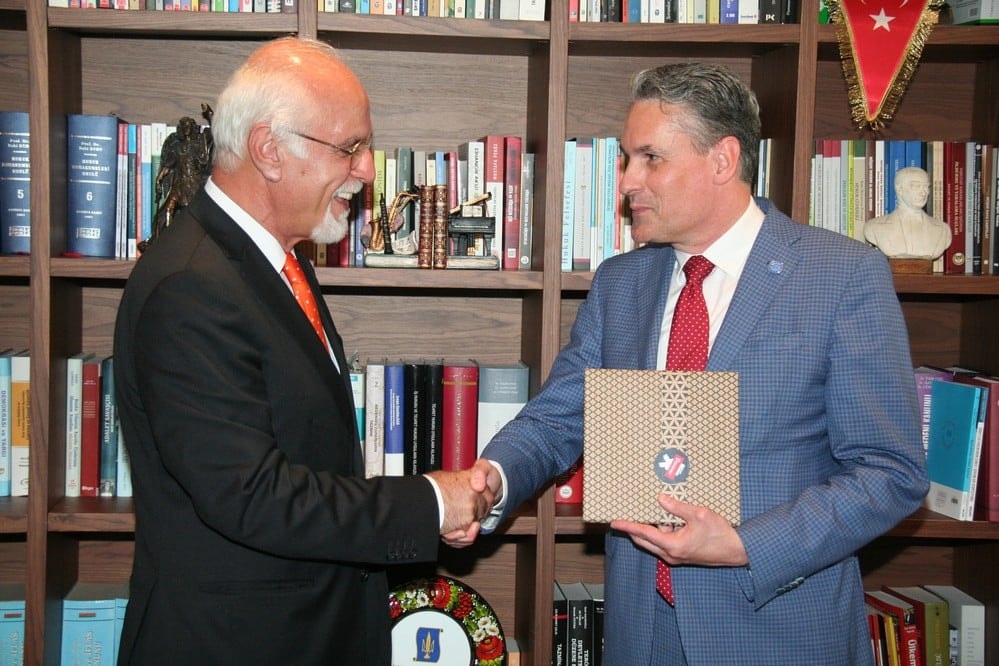 Rotterdam Barosu Başkanı Peter Hanenberg ve beraberindeki heyet ile Fransa Barolar Birliği temsilcileri İstanbul Barosu’nu ziyaret etti - 4