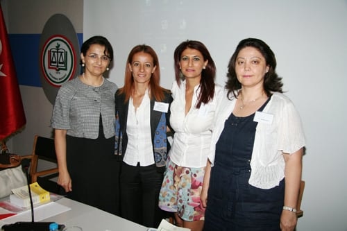 Sağlık Çalışanları, Diğerlerinden
16 Kat Daha Fazla Şiddet Görüyor - 40