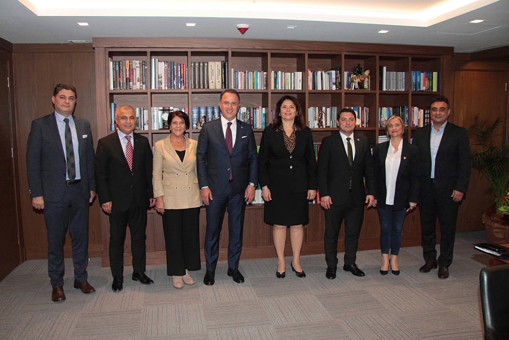 Beylikdüzü Belediye Başkanı Murat Çalık’tan Başkanımız Av. Filiz Saraç’a Ziyaret - 1