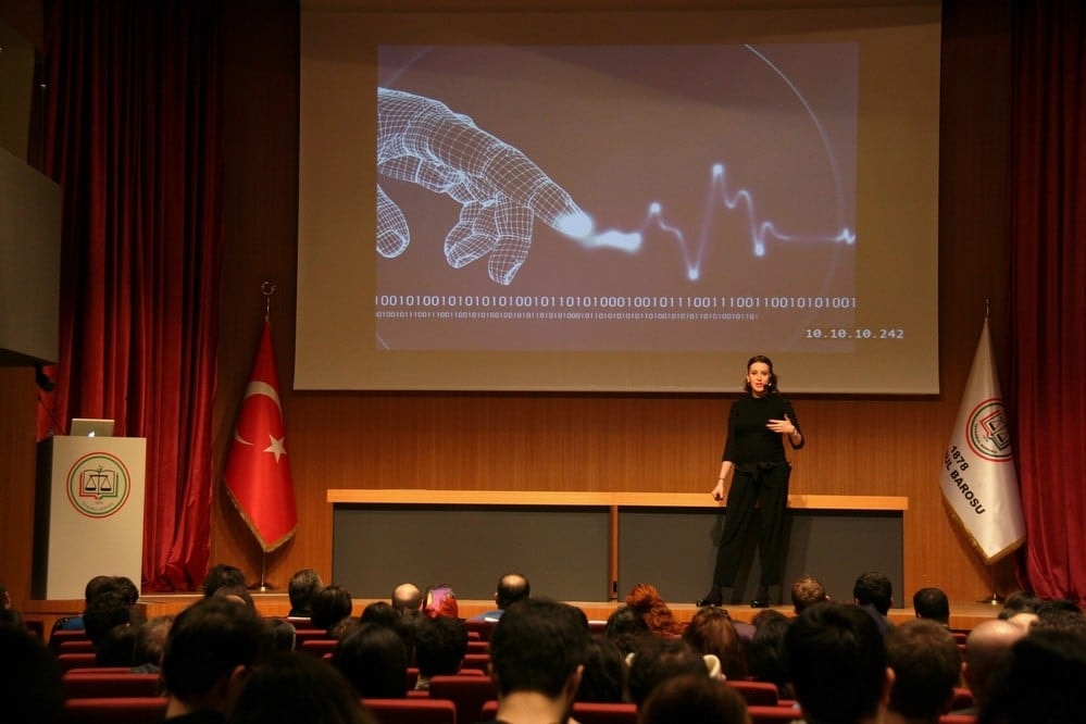 Sağlık Teknolojileri ve Hukuk Konferansı - 66