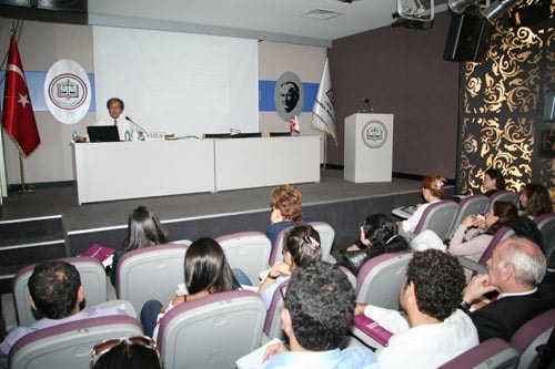 Kadın Hakları Ve Aile İçi Şiddet Konulu Sertifika Programı Devam Ediyor

 - 56