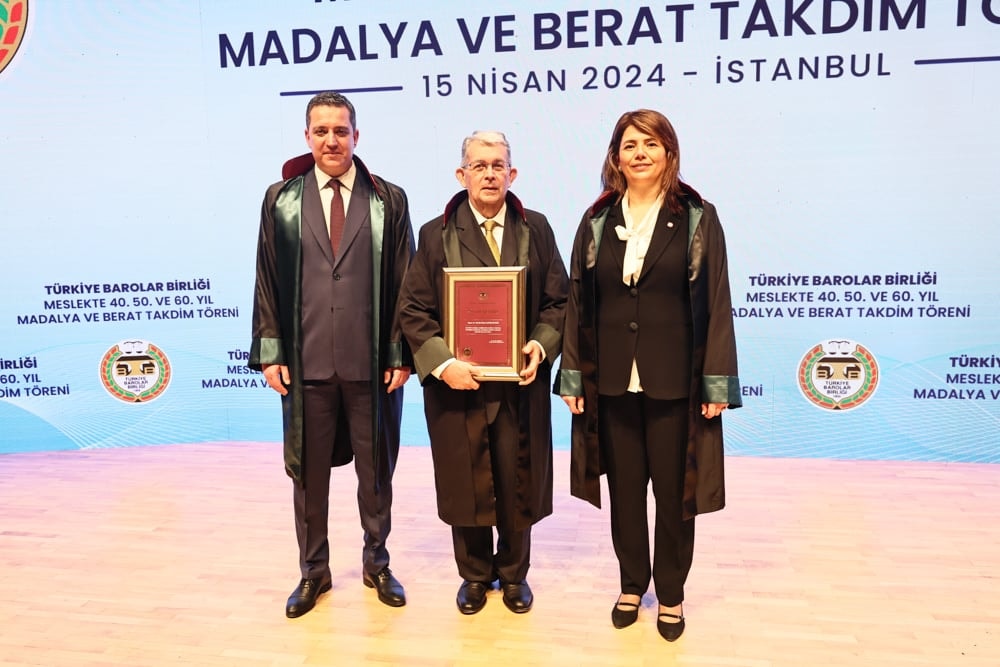 Meslekte 40, 50 ve 60 Yılını Dolduran Meslektaşlarımıza Plaket Verildi - 306