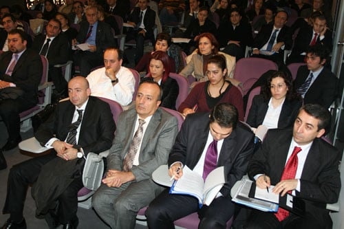 İnternet Yasasında Bıçak Sırtı:
Özgürlük Mü? Güvenlik Mi? - 11