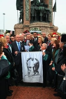 Aramızdan Ayrılışının 77. Yılında Atamızı Saygı Ve Minnetle Andık 
 - 90