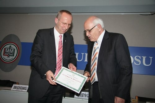 Menemen Olayı Ve Kubilay

 - 17