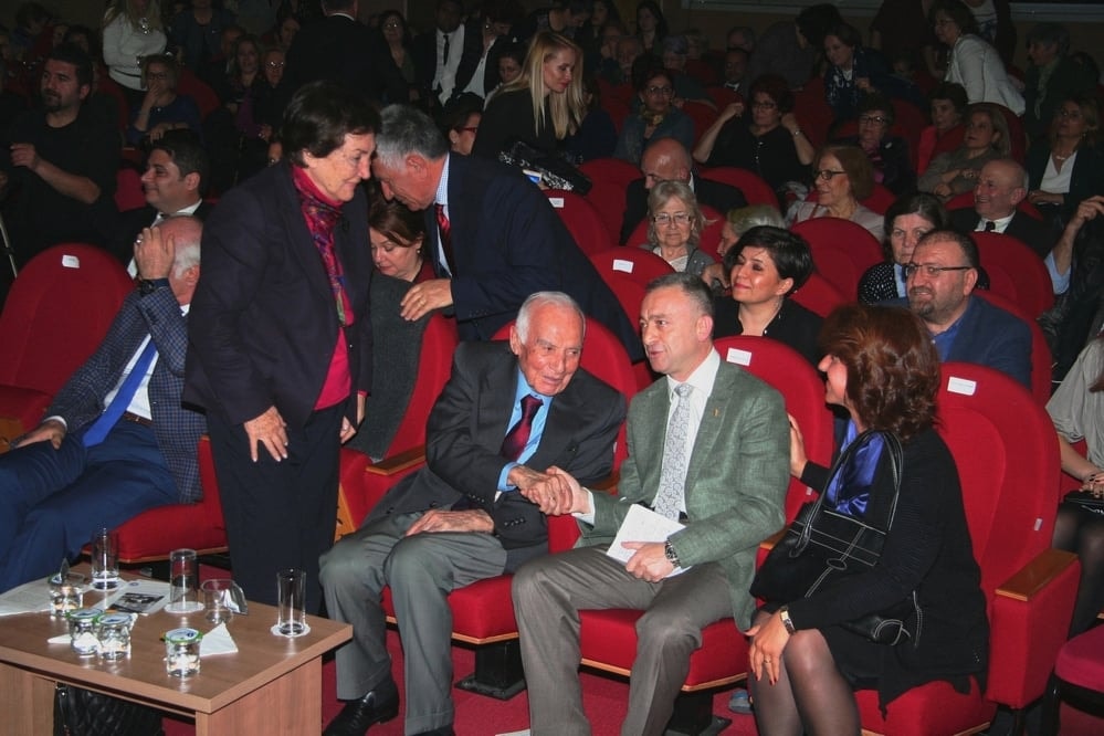 Çağdaş Yaşam Cumhuriyet Ödülü Ümit Kocasakal’a Verildi - 128