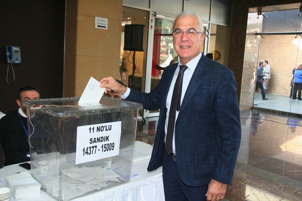 Başkan Durakoğlu Güven Tazeledi - 410