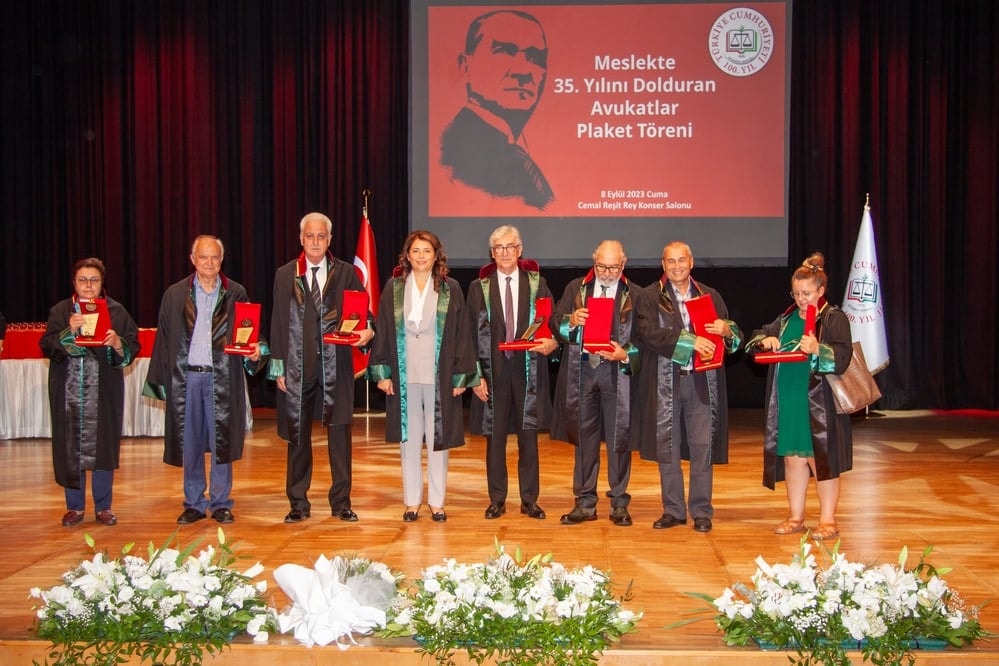 Meslekte 25, 30 ve 35 Yılını Dolduran Meslektaşlarımıza Plaket Verildi - 11