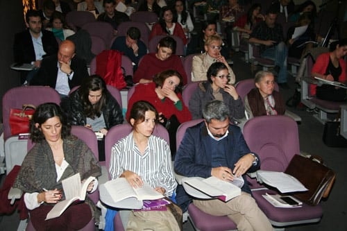 “Kadın Hakları Ve Aile İçi Şiddet” Konulu Sertifika Programı Devam Ediyor

 - 11