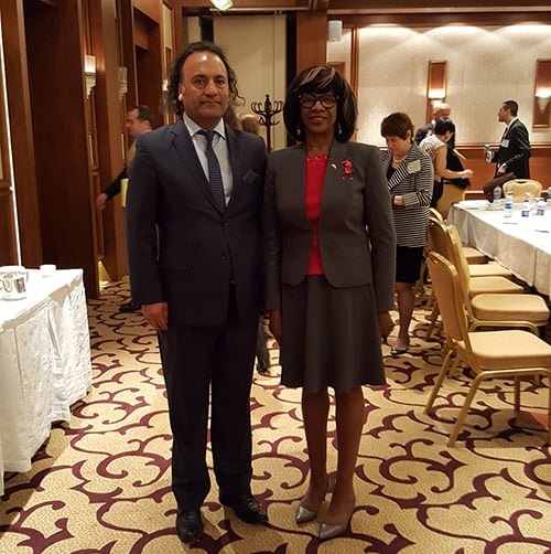 Özgürlüğü Savunmak. Adaleti Takip
 - 1