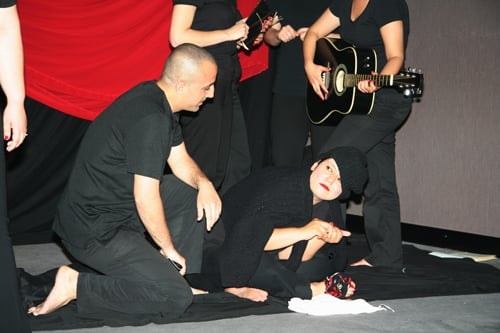 İstanbul Üzerine Şiirli Bir Oyun Denemesi - 12