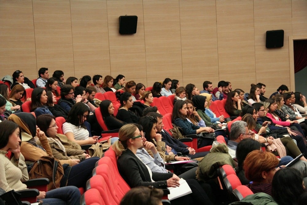 Kadın Hakları ve Aile İçi Şiddet” Konulu Sertifika Programı Devam Ediyor - 16