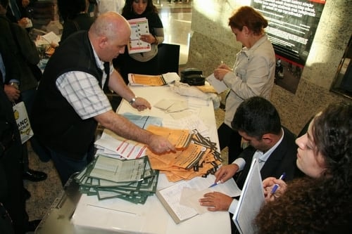 Ümit Kocasakal İstanbul Barosu Başkanlığına Yeniden Seçildi 

 - 313