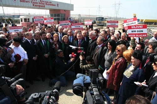 Özel Görevli Mahkemelerin Uygulamaları Kaygı Verici Boyuttadır
 - 3