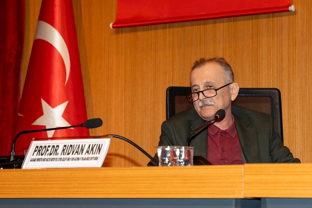 1924 Anayasasının 100. Yılında “Cumhuriyetin Anayasası” Konferansı Düzenledi - 4