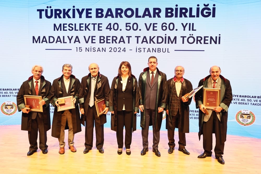 Meslekte 40, 50 ve 60 Yılını Dolduran Meslektaşlarımıza Plaket Verildi - 253