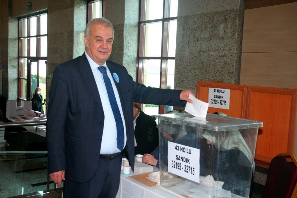 Başkan Durakoğlu Güven Tazeledi - 406