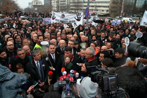 Polis Devleti Değil Hukuk Devleti

 - 97