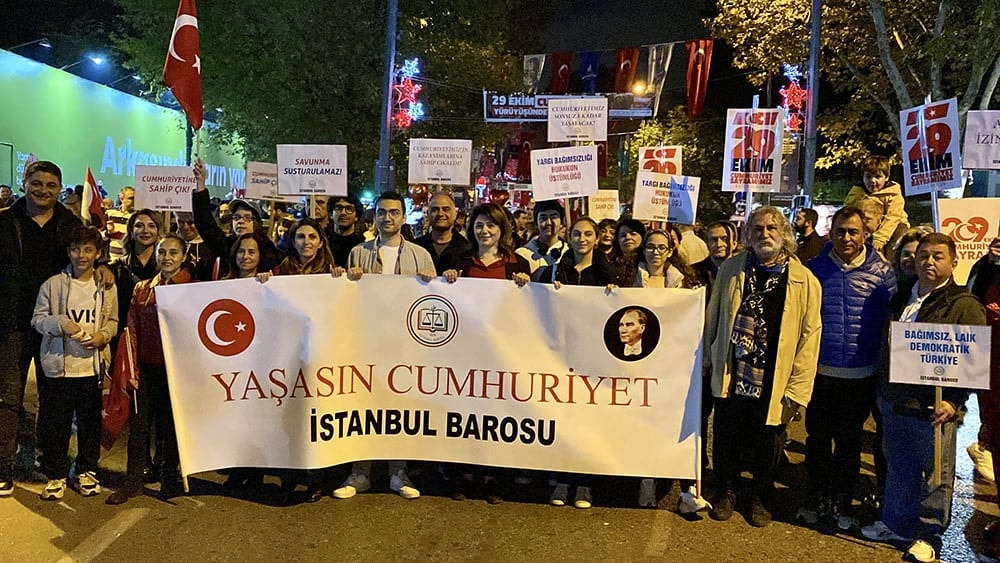 Başkanımız  Av. Filiz Saraç ve Yönetim Kurulu Üyeleri Cumhuriyet Yürüyüşü’ne Katıldı