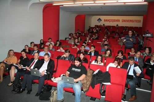 İnternet Yasası Taslağı Tartışıldı 
 - 9