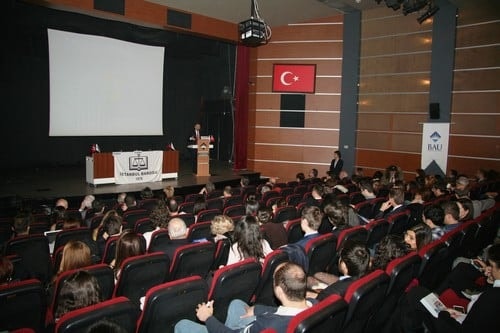 Twitter Kapatmak Hukuk Devletinde Olacak Şey Değil