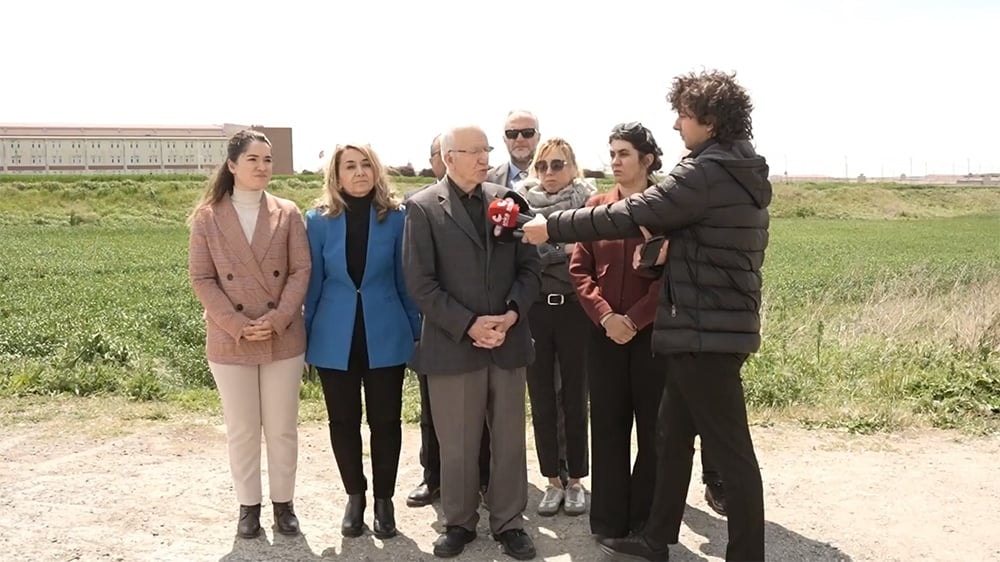 Yöneyim Kurulu Üyemiz Av. Fırat Epözdemir ile İlgili Silivri Cezaevi Önünde Basın Açıklaması Yaptık