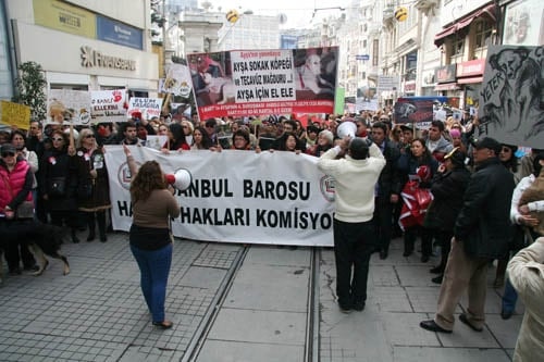 Hayvanseverler Yaşam Hakkı İçin Yürüdü

 - 15