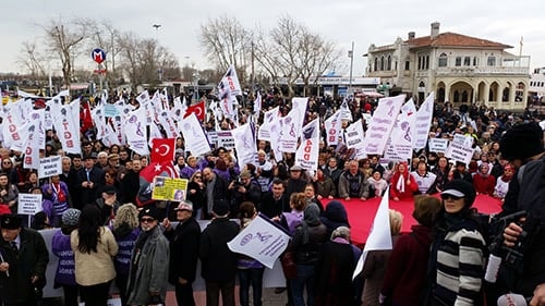 Başka Özgecan’Lar İçin Ağlamayalım
 - 1