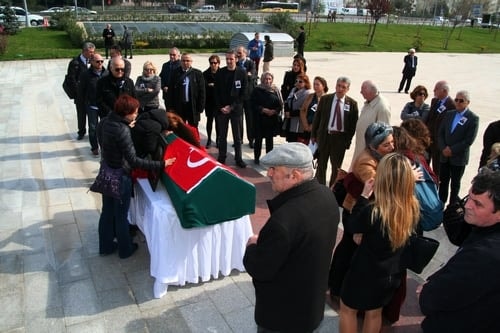 Örnek İnsan Av. Ekrem Erdal Üner’İ Son Yolculuğuna Uğurladık
 - 5