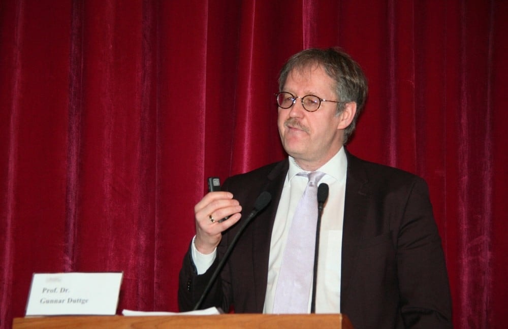 Karşılaştırmalı Hukukta Yapay Zekâ ve Sorumluluk Hukuku - 16