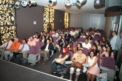 İngilizce Derslerini Tamamlayan
Katılımcılara Belgeleri Verildi - 6