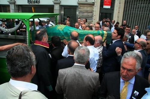 Av. Cengiz Kayıtmazer Son Yolculuğuna Uğurlandı
 - 20