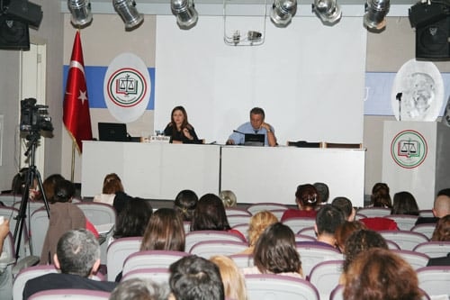 “Kadın Hakları Ve Aile İçi Şiddet” Konulu Sertifika Programı Devam Ediyor

 - 19