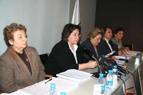 Kadın Kuruluşları: “Anayasa Değişikliği 
Girişimi Durdurulmalıdır”
 - 3