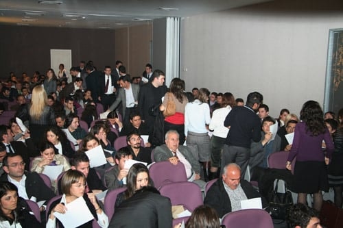 Oylar Eşit Çıkınca Seçim Ertelendi - 19