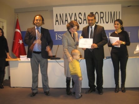 23. Dönem Hukuk İngilizcesi Ve Terminolojisi Derslerini Tamamlayanlara Katılım Belgeleri Verildi - 7