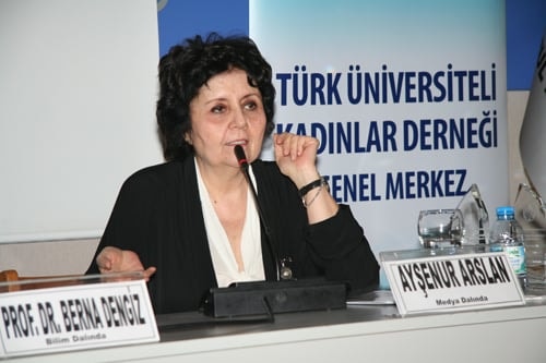 Önder Kadınlar Ödüllendirildi
 - 25