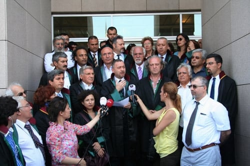 Meslektaşlarımıza Yapılan Menfur Saldırıyı Kınıyoruz

 - 2