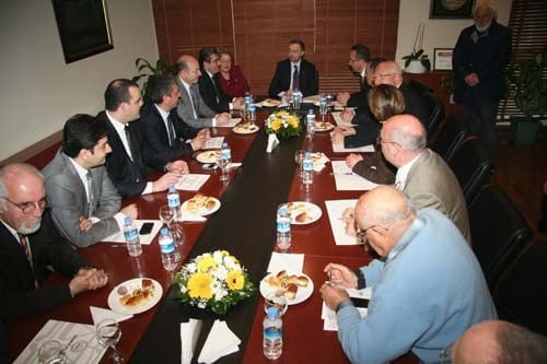 Milletvekillerinden Baroya Destek

 - 26