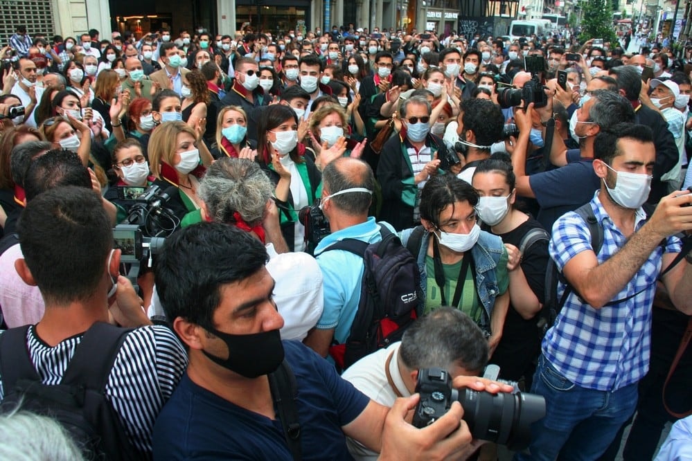 İstanbul Barosu Avukatları Destek Nöbetinde… - 15